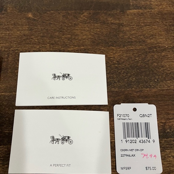 Coach Metallic Gold Wristlet, With Tag - Picture 4 of 5